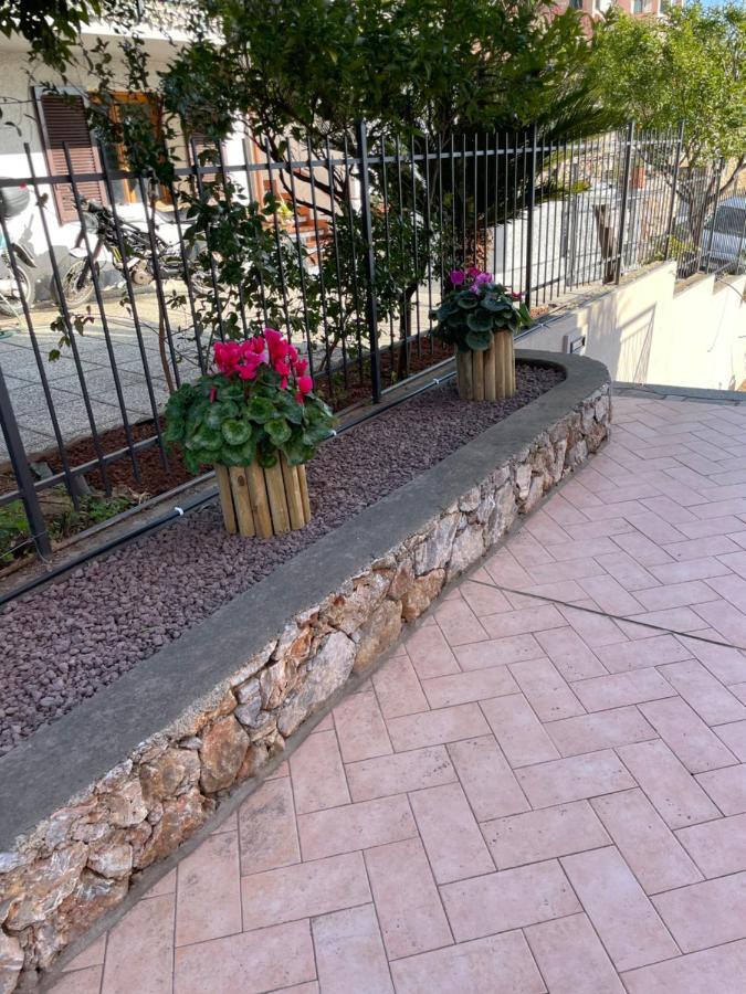 Apartment Aurora & Nicole Ideal Per Biker Con Terazza Vista Mare Parcheggio E Wi-Fi Gratuiti Pietra Ligure Exteriér fotografie