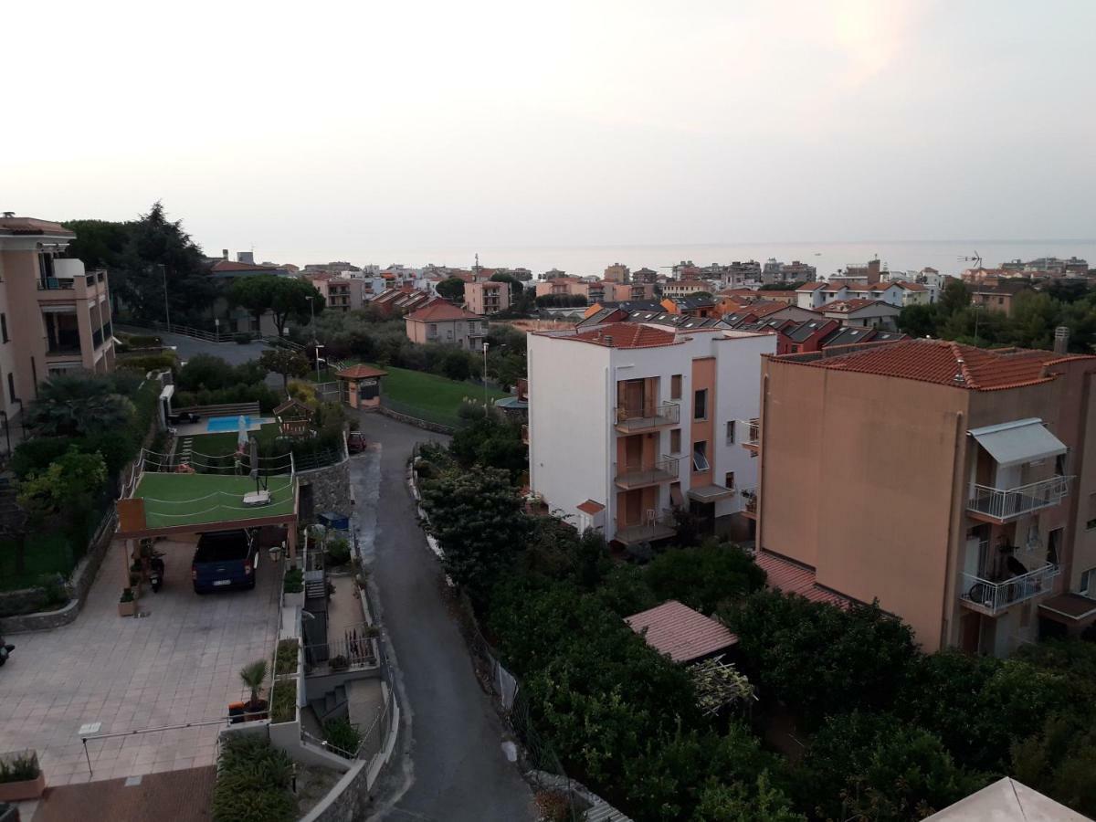 Apartment Aurora & Nicole Ideal Per Biker Con Terazza Vista Mare Parcheggio E Wi-Fi Gratuiti Pietra Ligure Exteriér fotografie